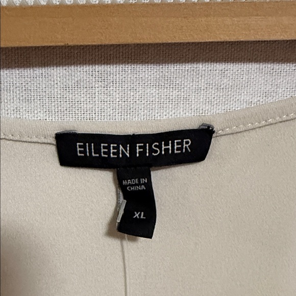 Eileen Fisher Cream Pleated Silk Sleeveless Top XL - Picture 3 of 9